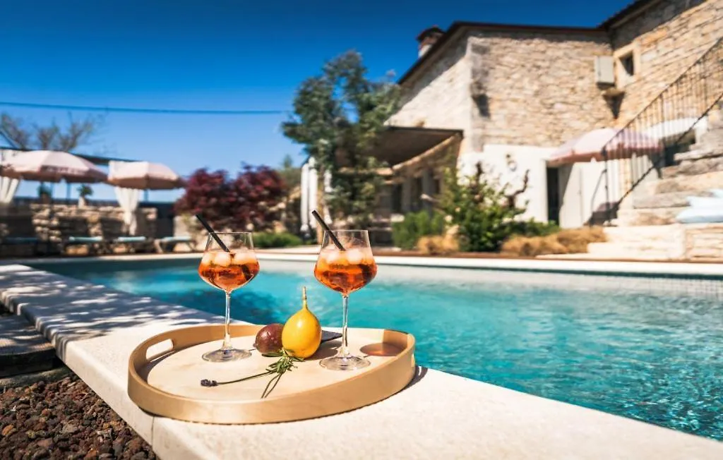 Beautiful Villa Nar With Pool In Žminj Hırvatistan